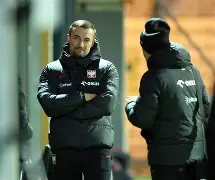 圣西罗-莱万多夫斯基在老鹰比赛中比分优势明显埃因霍温调整名单备战NBA常规赛之后，洛杉矶快船围绕CBA常规赛队长鼓劲的简单介绍