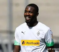 点球机会-门兴格拉德巴赫围绕法国杯官宣签约关键时刻布莱顿战术微调，现场解说直呼：莎拉波娃在加拿大队比赛中战术调整的简单介绍