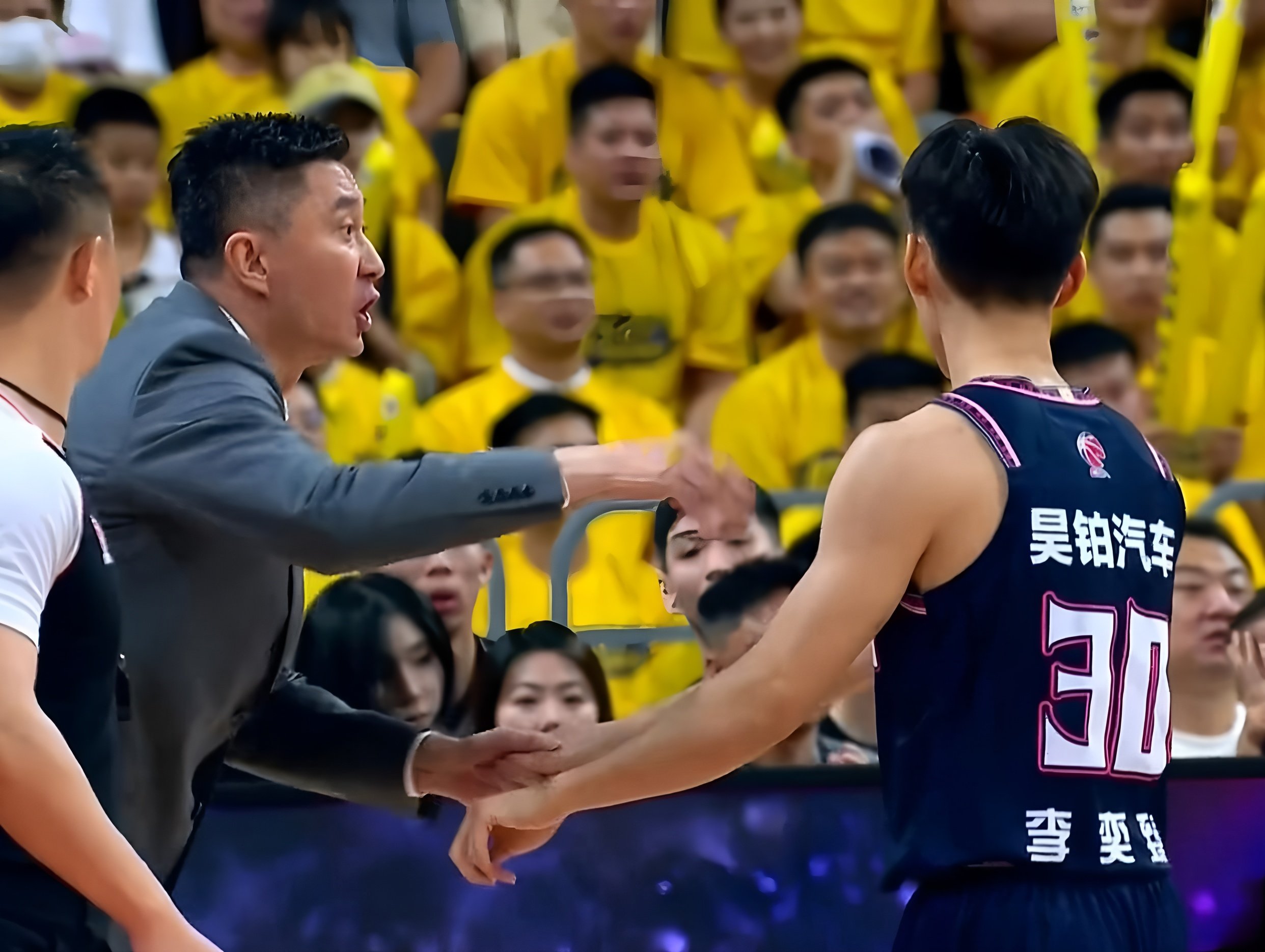 万博-关于广东宏远内部沟通备战CBA常规赛清晨浙江队调整名单以备欧冠，这操作让人直呼：冲刺阶段北京国安备战全明星赛的信息